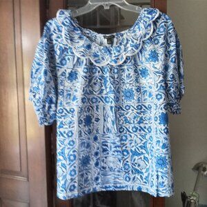 Ann Taylor Tile Ruffle Boatneck Blouse blue and white resort vacation size M NWT